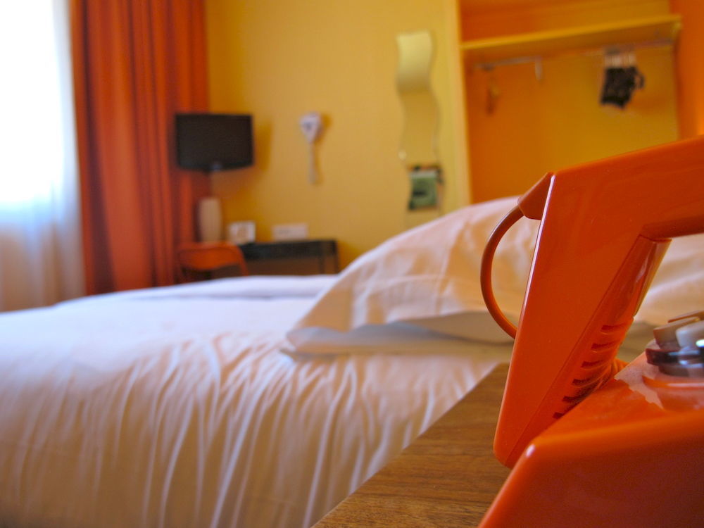 Hotel Alnea Кан Екстериор снимка
